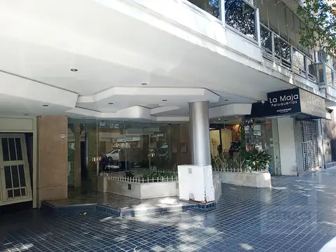 3 ambientes con dependencia - edificio con Amenities - Cochera cubierta fija - en Flores