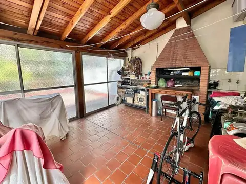 Depto Tipo Casa 5 ambientes con 2 baños