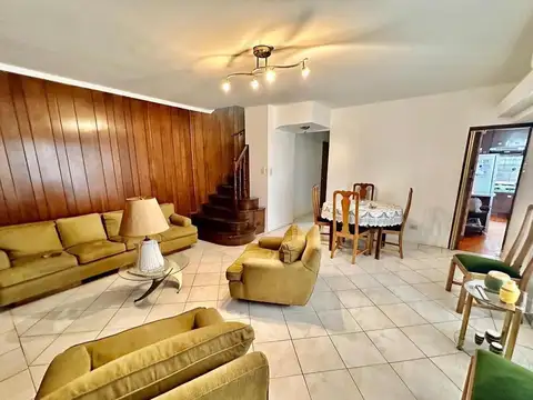 Depto Tipo Casa en Venta de 5 ambientes