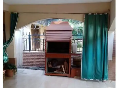 Casa en Venta en Barrio Parque Field, USD 85.000