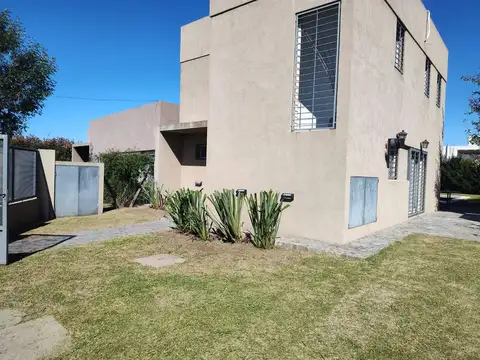 Casa en Alquiler en Roldan, $ 1.000.000