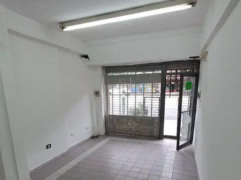 Local en Alquiler Via Pública