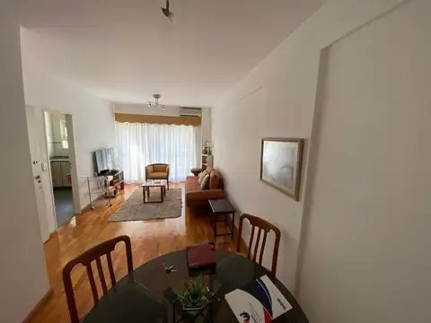 EXCELENTE DEPARTAMENTO DE 2 AMBIENTES CON COCHERA