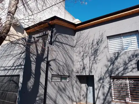 Casa reciclada 5 amb con jardin - Olivos