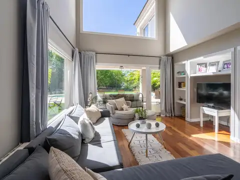 Casa 4 ambientes con 3 baños