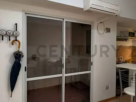 UNICO  Monoambiente con patio. Amoblado y equipado. RECOLETA. ZONA DE FACULTADES.