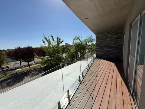 Casa 7 ambientes con 4 baños