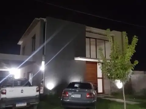 Av. Las Campiñas 600