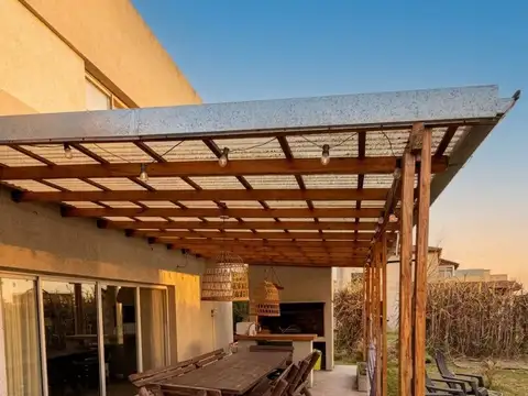 Casa en Venta en El Cantón - Norte, USD 225.000