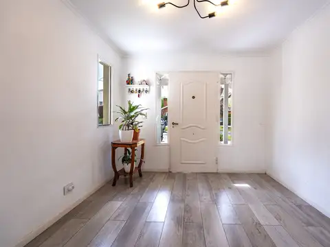 Casa en Venta con 4 cocheras