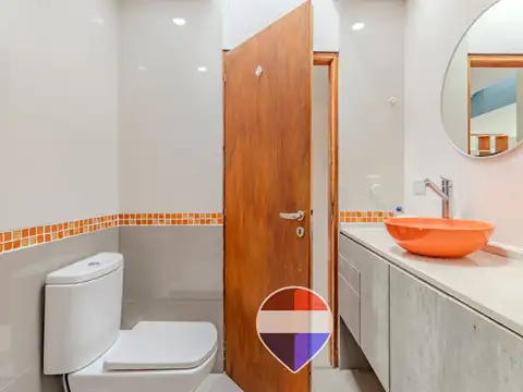 CASA EN VENTA LA PLATA 3 DORMITORIOS COCHERA