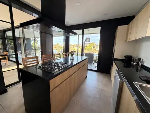Casa en Venta en Puertos - Barrio Ceibos, USD 575.000