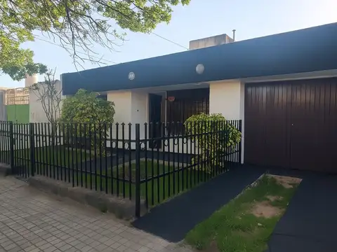 VENTA CASA 3 DORMITORIOS BARRIO AYACUCHO
