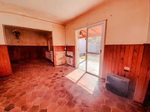 Depto Tipo Casa en Venta en Los Hornos, USD 40.000
