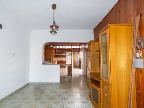 VENTA CASA LOMAS DE ALBERDI TRES DORMITORIOS