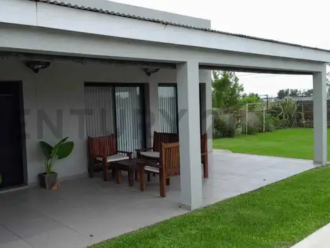 141 Entre 643 y 644 , Piso 0