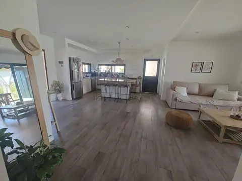 Casa en Alquiler Temporal en Pilar del Este - Santa Lucia, USD 2.500