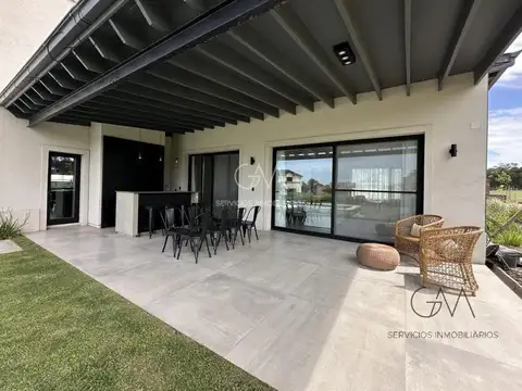 Casa en Alquiler de 4 dormitorios