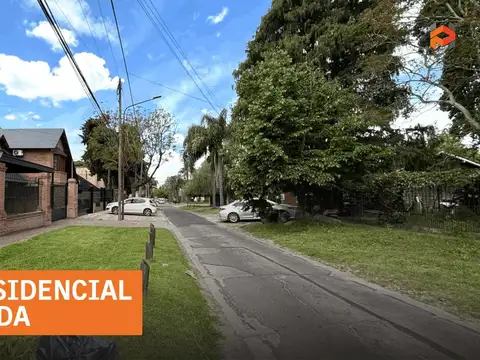 Terreno de 723m2 en CASTELAR NORTE (sobre Larralde en su parte angosta)