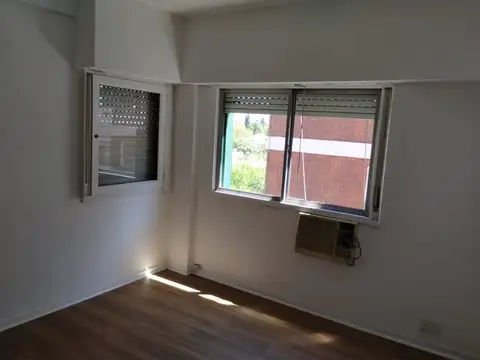 Excelente departamento, a 1 cuadra de la estación Acassuso y a 1 cuadra de Av. Santa Fe