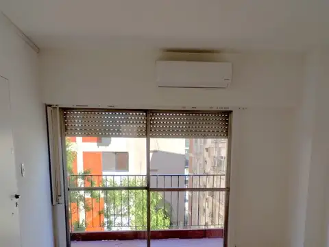 Excelente departamento, a 1 cuadra de la estación Acassuso y a 1 cuadra de Av. Santa Fe