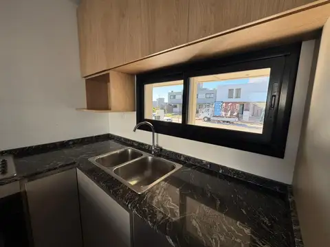 Casa en Alquiler con 1 cochera