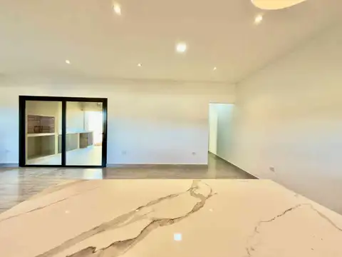 VENTA CASA CIRCUNVALACION OESTE DUEÑO FINANCIA