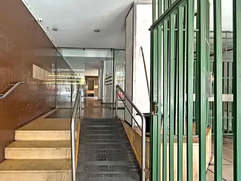 Avenida Hipólito Yrigoyen 2900, Piso 4