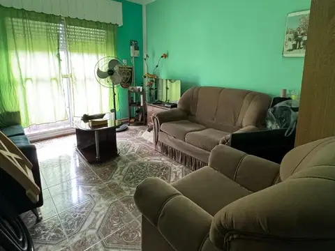 Casa 6 ambientes con 4 baños