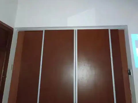 Casa en Alquiler con 1 cochera