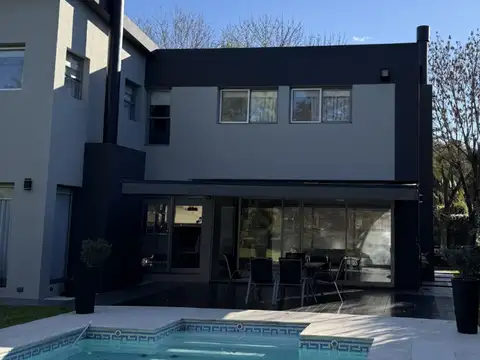 CASA EN VENTA EZEIZA EN SOLAR DEL BOSQUE