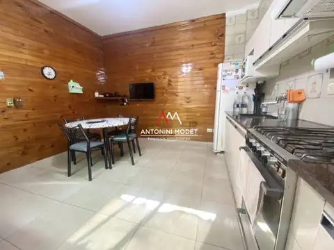 CASA EN VENTA EN JOSE INGENIEROS