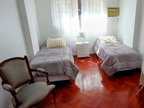 Barrio Norte, Av Pueyrredón 1100, piso 4, 3 amb con dependencia, 90m2, u$s 1,350 + agua + luz +...