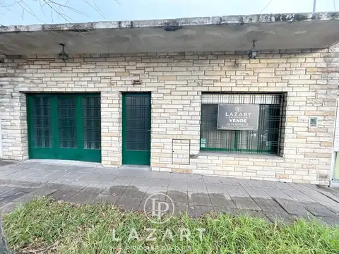 CASA CON AMPLIO LOTE EN MUY LINDA ZONA DE JOSE LEON SUAREZ