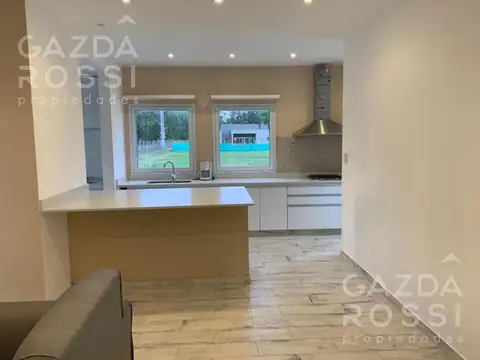 Casa 5 ambientes con 2 baños