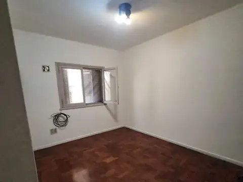 Avenida Montes De Oca 800, Piso 1