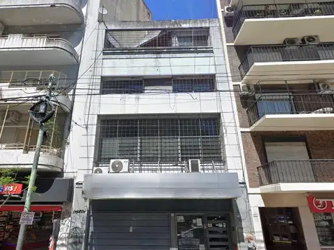 Edificio con Depositos y Oficinas en Alquiler