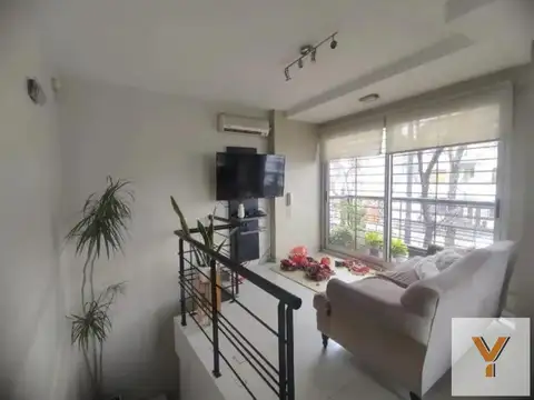 Depto Tipo Casa 5 ambientes con 2 baños