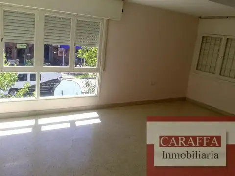 VENTA EN BLOQUE - 3 LOCALES + DUPLEX - CARAFFA Y OCTAVIO PIN