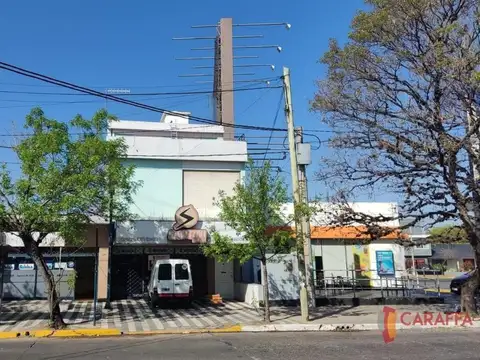 VENTA EN BLOQUE - 3 LOCALES + DUPLEX - CARAFFA Y OCTAVIO PIN