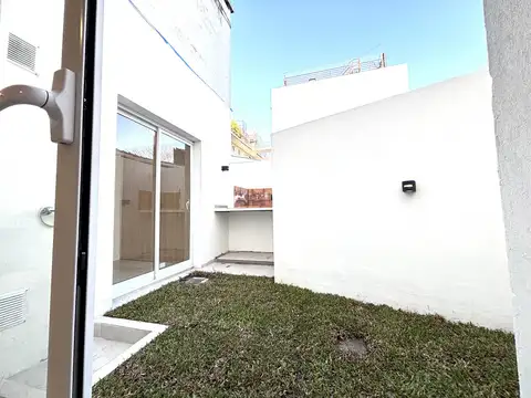 Depto Tipo Casa en Venta en Olivos, USD 185.000