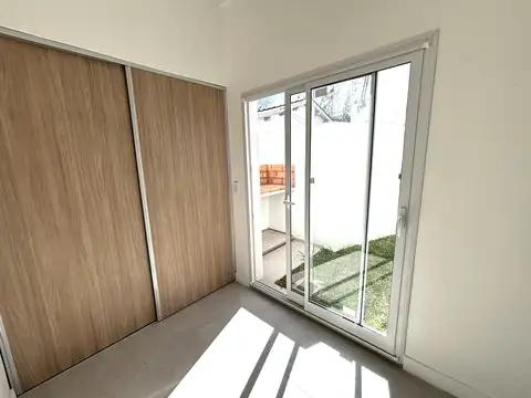 Depto Tipo Casa en Venta en Olivos, USD 179.000