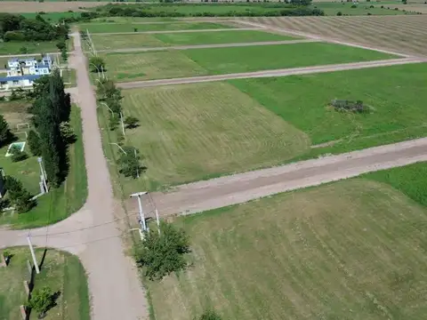 Lote con cuotas y toma de auto en Candioti