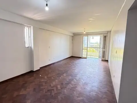 Semipiso de 3 dormitorios con cochera en VENTA, Av. Sarmiento al 300, Barrio Norte, Plaza Urquiza