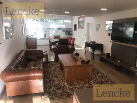 En venta con renta, excelente oficina en Libertador y Martin Coronado con 2 cocheras