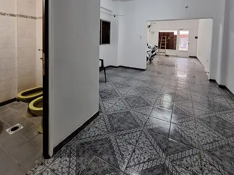 Local en Alquiler en Villa Massoni, $ 450.000