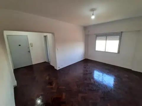 B° Gral Paz, Edificio 2. Depto 3 ambientes con balcón