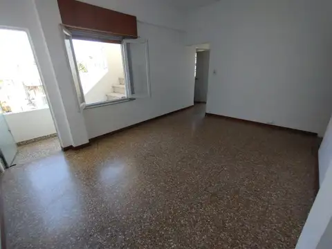 Depto Tipo Casa 3 ambientes con 1 baño