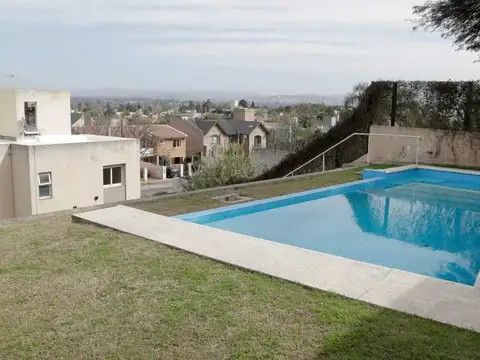 Casa en Venta en Arguello, USD 180.000