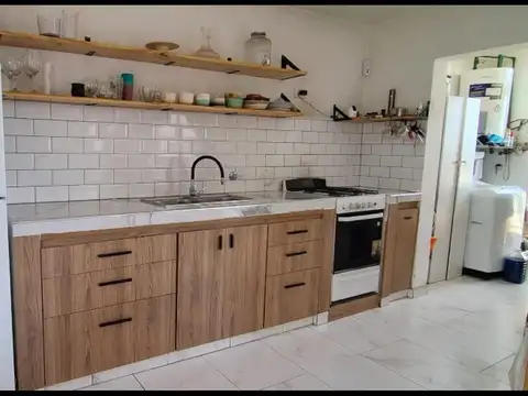 Casa 2 ambientes con 1 baño
